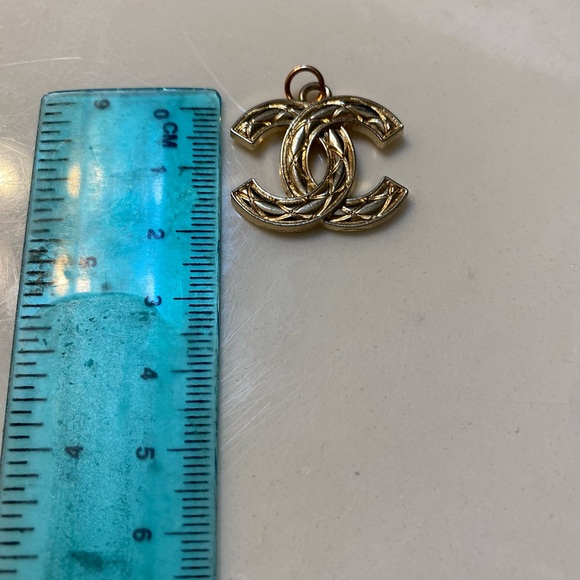 CHANEL Zipper Pull Pendant - Picture 3 of 4